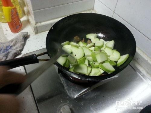 小瓜是怎么炒着吃的视频,家常美味一网打尽
