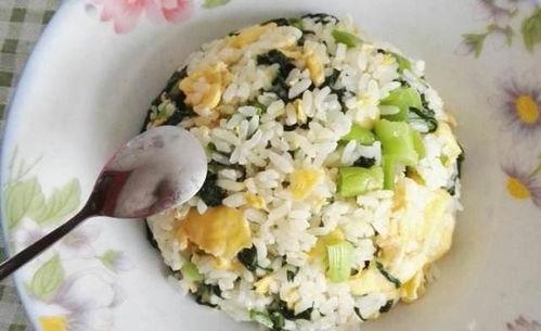 瓜妞吃自热米饭视频,美味与便捷的美食体验