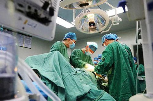 吃瓜医生帮病人治病视频,趣味治病，健康传递