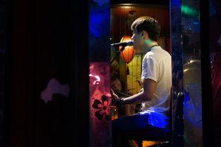 成都酒吧吃瓜事件视频,一场意外引发的社交风波