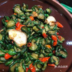 酒店被拍吃瓜视频,吃瓜群众围观一幕