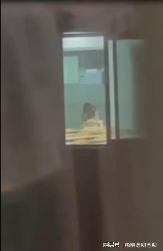 兴平女子吃瓜视频曝光,揭秘背后真相